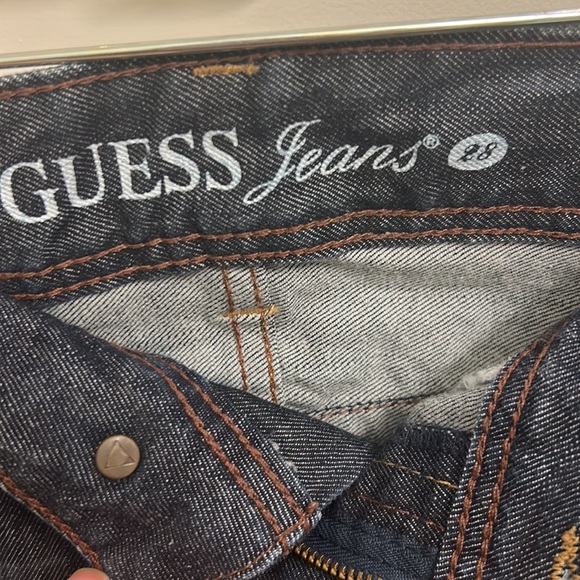 Guess Jeans dark denim w/acid wash 7” shorts, size 28. - Picture 5 of 5